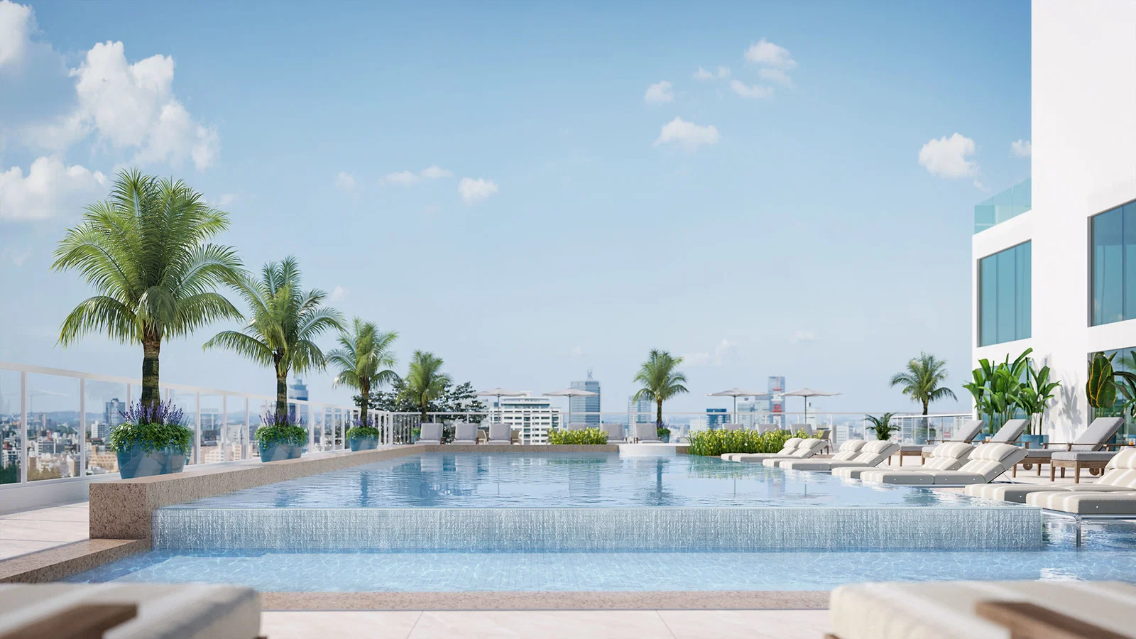 Piscina panorâmica com deck e espreguiçadeiras